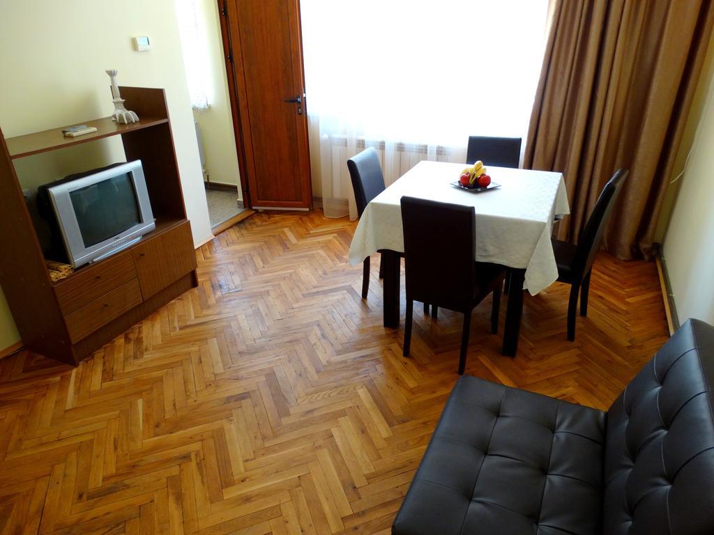 Old Center Apartment Roese Buitenkant foto